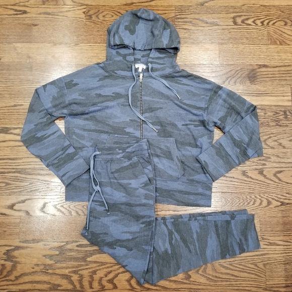 Splendid Blue Camo Hoodie and Joggers Set - Picture 2 of 10